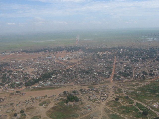 Aerial view of Aweil in Northern Bahr el Ghazal in 2007 — later location context